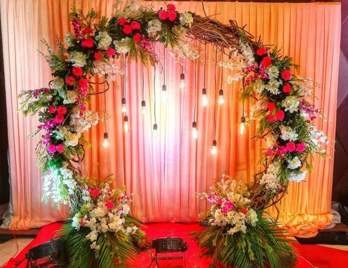 Match Your Venue and Vibe with Different-Sized Photo Booth Options